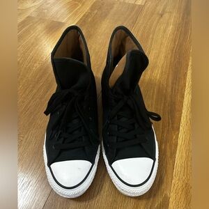 USED Men’s Converse size 9.5